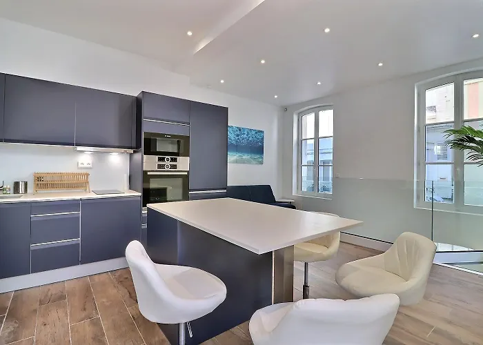 Havre De Paix & Jardin Quartier Bonsecours Fibre Apartment *